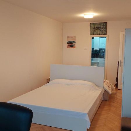 Room With Private Toilet And Balcony In City Center In Shared Apartment Split Zewnętrze zdjęcie